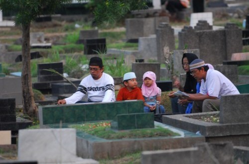 Warunge Lik Siroh: Tempat Bertemu untuk Semua Kebutuhan Harian di Cilacap